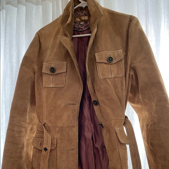 Stylish tan suede jacket with mauve lining - Picture 1 of 5